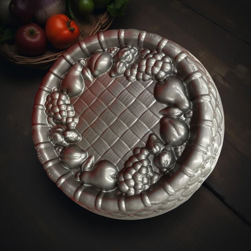Nordic Ware Marianne Fall Harvest 10-Cup Fruit Cake Pan Basket Weave Cake Mold